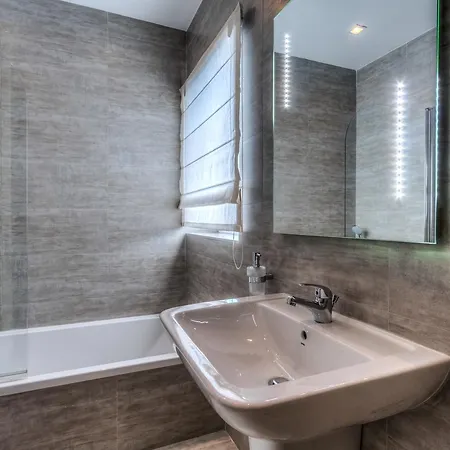 Duplex Luxury * Gzira